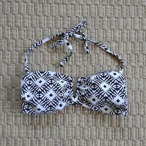 Cute BNWT Old Navy Black & White Bikini Top Sz. XS